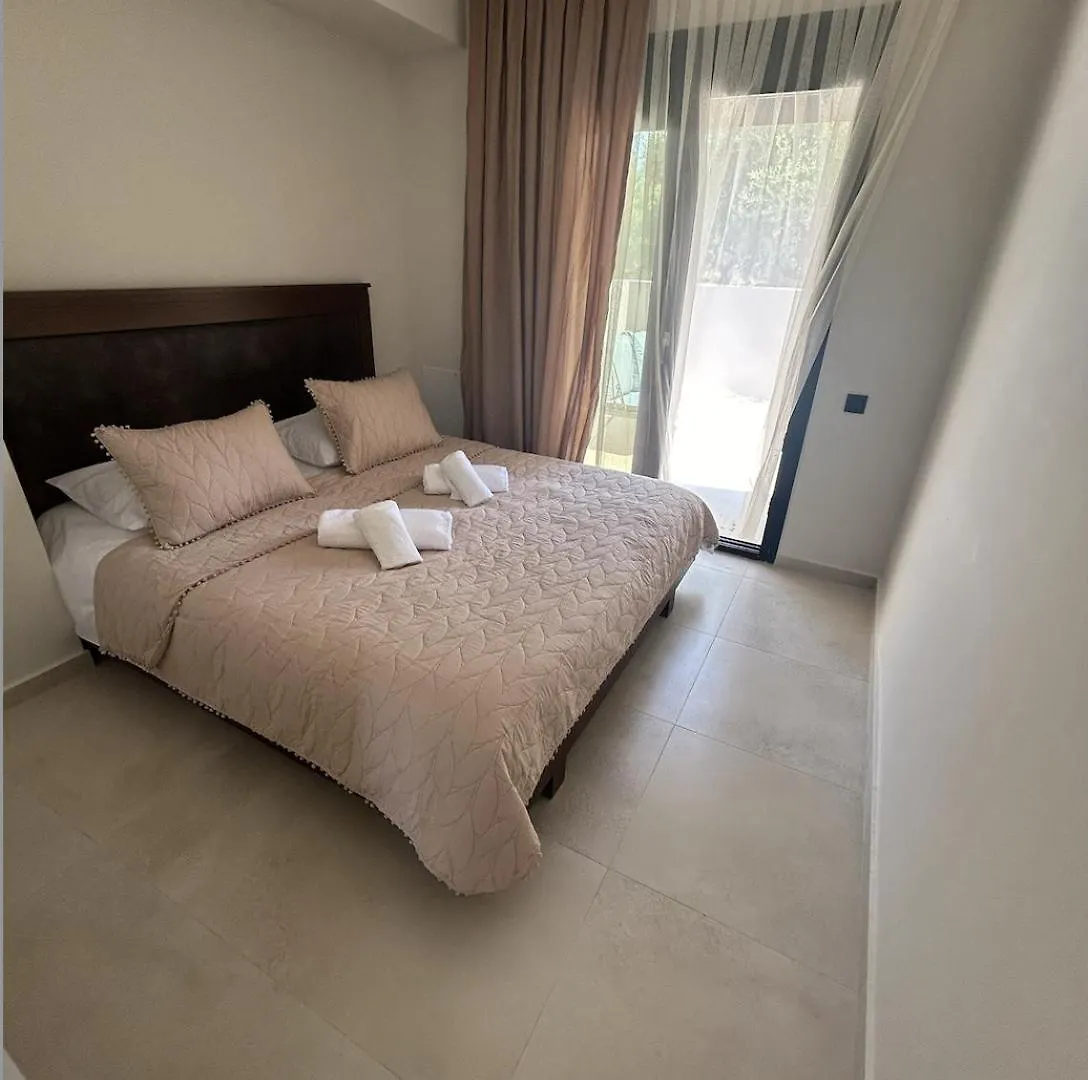 Nikiti Homes 100M From Beach Apartment